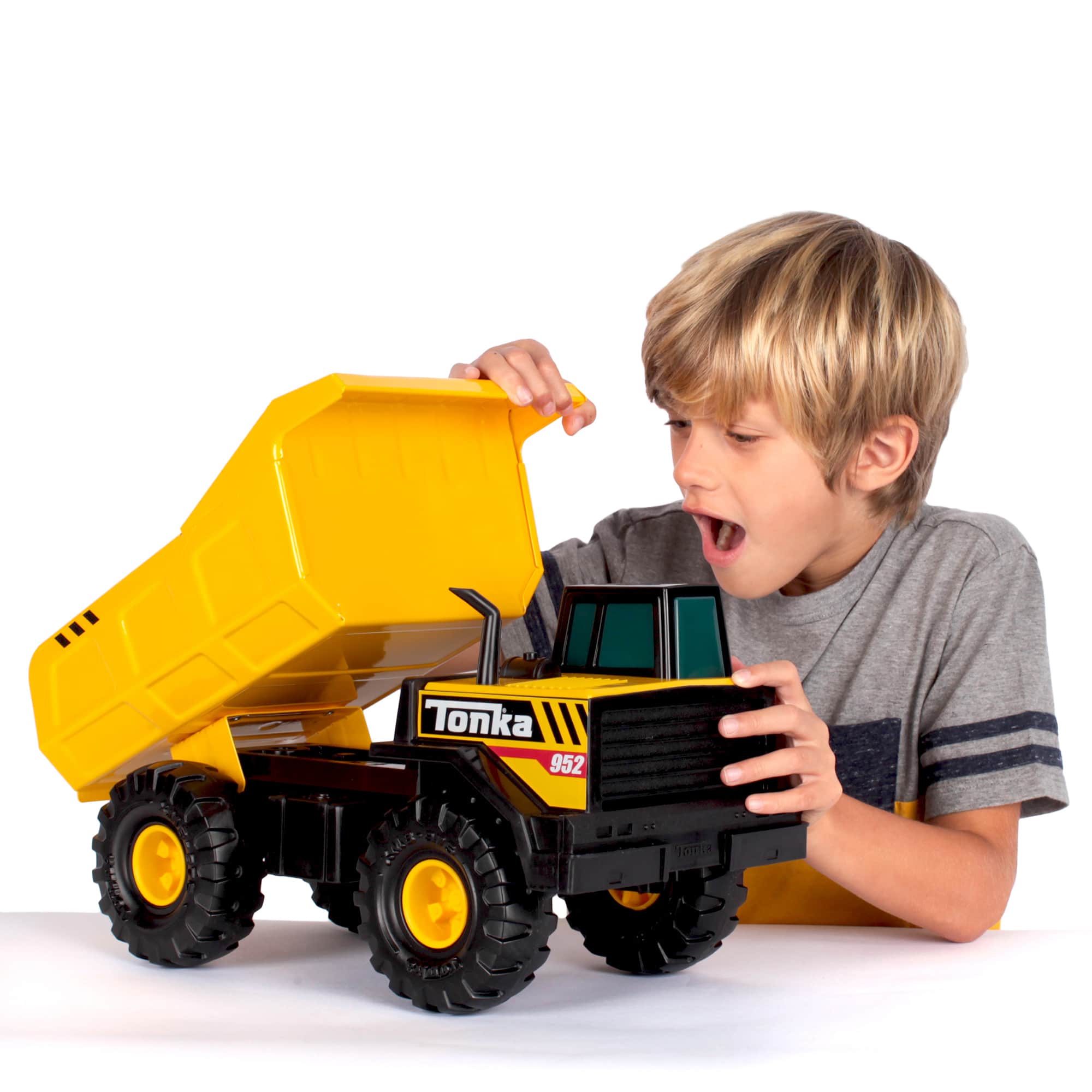 Tonka Mighty Dump Truck - Image 8